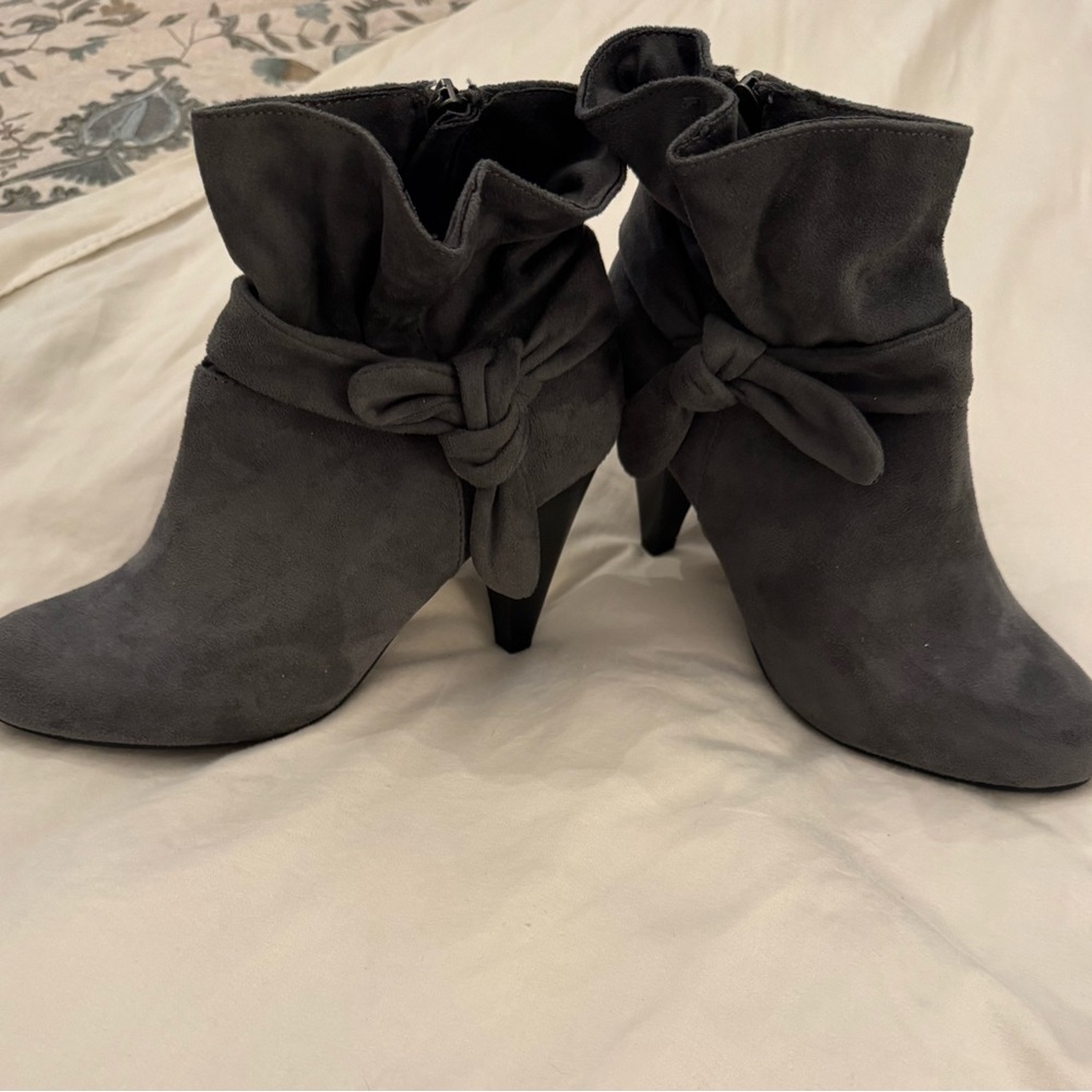 Nine West women’s ankle boots size 7.5